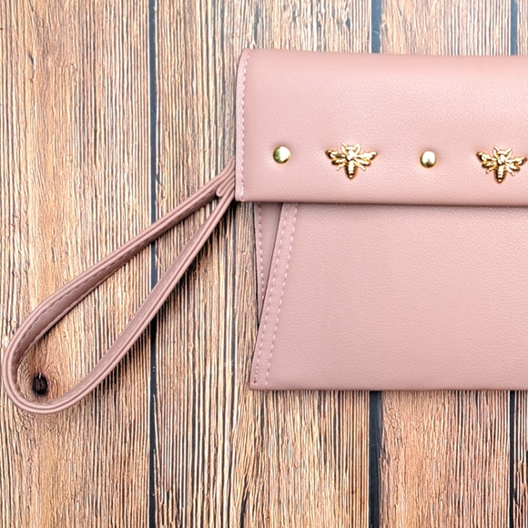 🌼 NWOT Vegan Clutch/Wrislet Purse & Shoulder Chain + Bumble Bee Studs - Picture 2 of 4